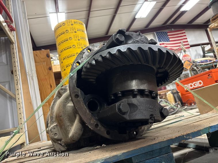 image for item FG0734 (2) Spicer semi truck differentials