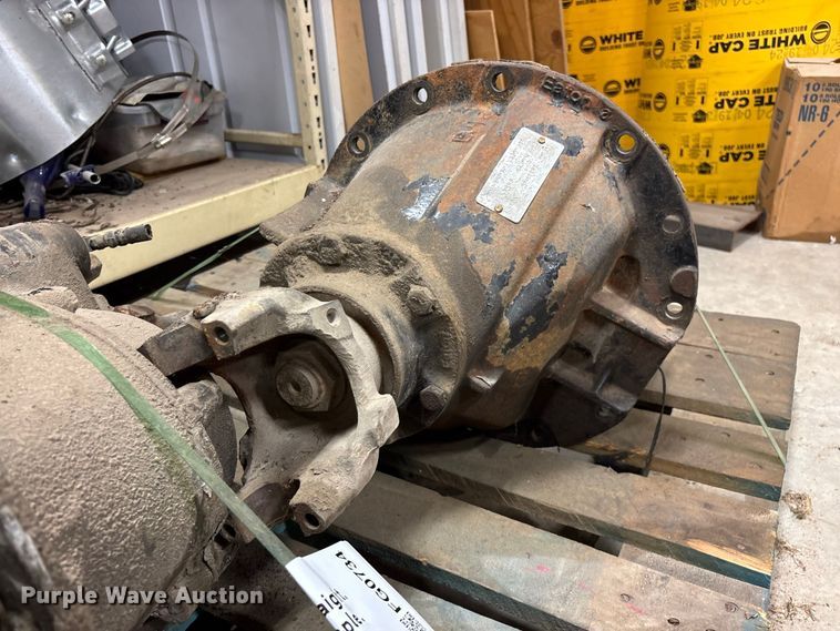 image for item FG0734 (2) Spicer semi truck differentials