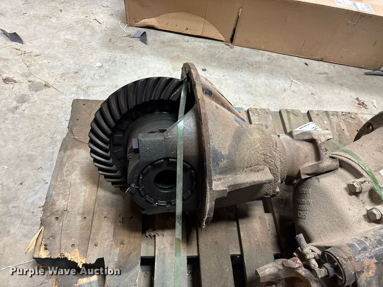 image for item FG0734 (2) Spicer semi truck differentials