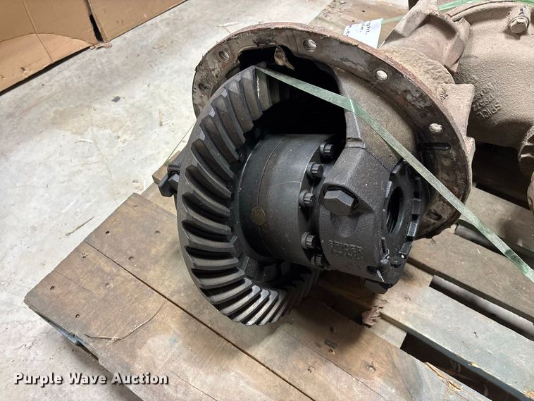image for item FG0734 (2) Spicer semi truck differentials