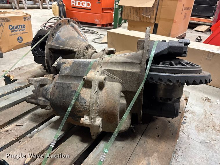 image for item FG0734 (2) Spicer semi truck differentials