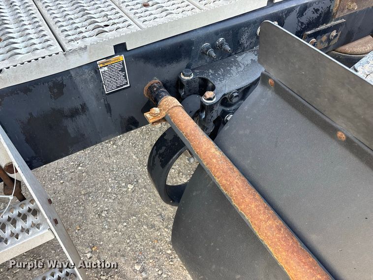 image for item FG0735 2016 Peterbilt 587 semi truck