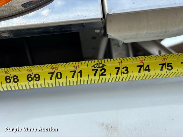image for item FG0735 2016 Peterbilt 587 semi truck