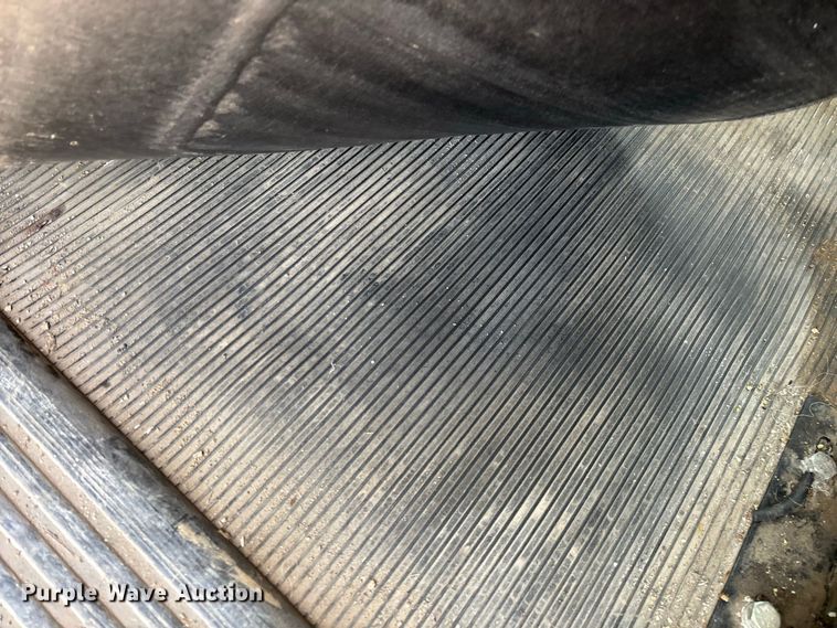 image for item FG0735 2016 Peterbilt 587 semi truck