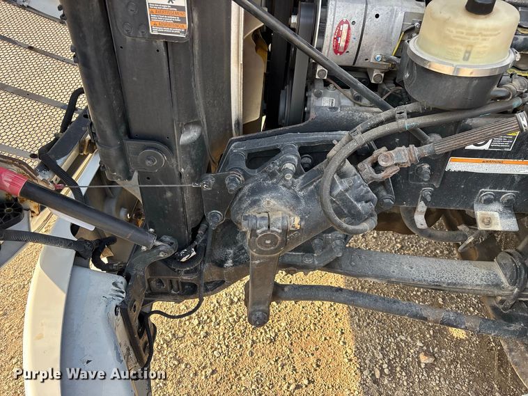 image for item FG0735 2016 Peterbilt 587 semi truck