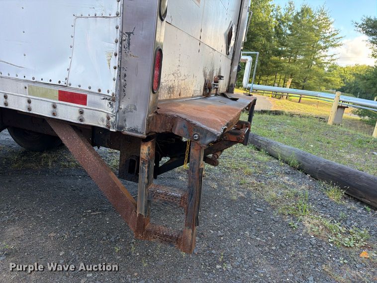 image for item FG3018 1999 Freightliner FL70 box truck