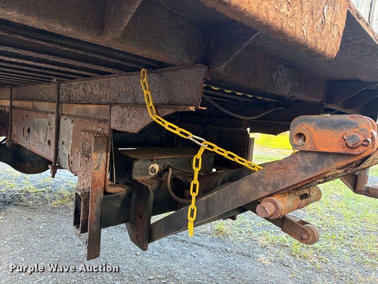 image for item FG3018 1999 Freightliner FL70 box truck