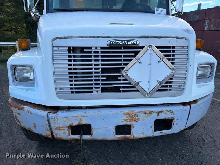 image for item FG3018 1999 Freightliner FL70 box truck