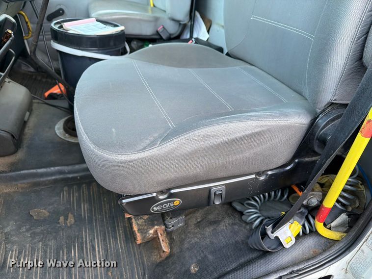 image for item FG3018 1999 Freightliner FL70 box truck