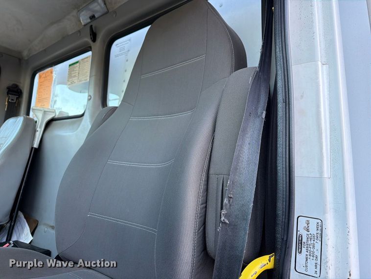 image for item FG3018 1999 Freightliner FL70 box truck