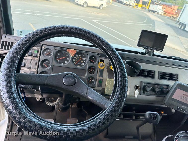 image for item FG3018 1999 Freightliner FL70 box truck