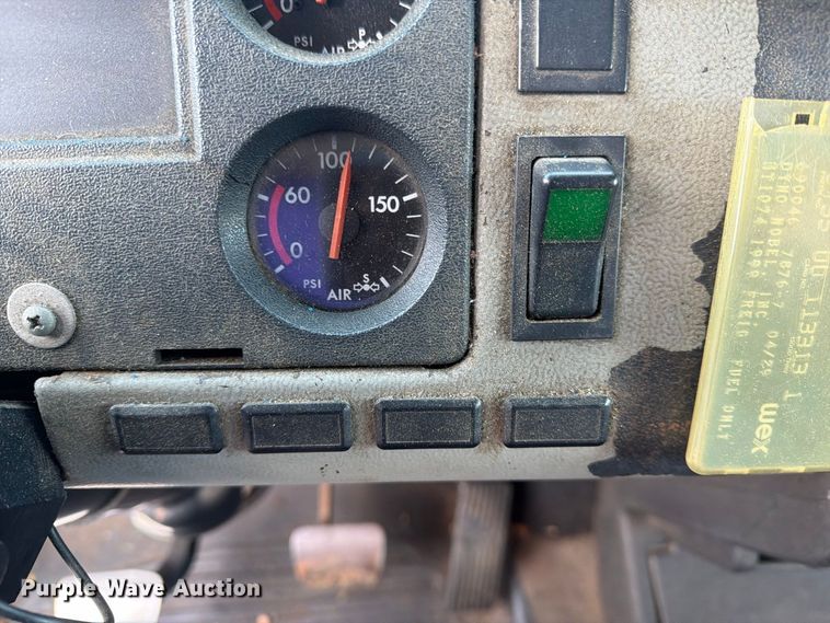 image for item FG3018 1999 Freightliner FL70 box truck