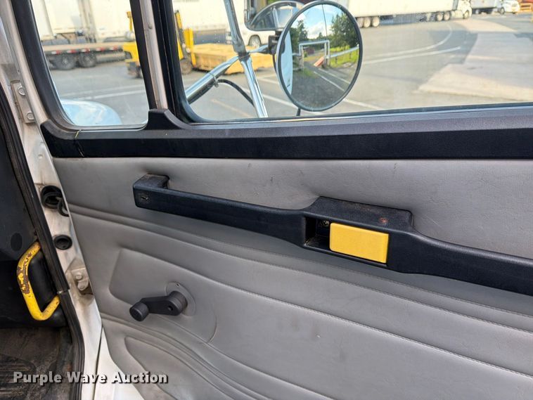 image for item FG3018 1999 Freightliner FL70 box truck