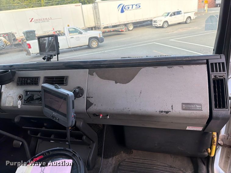 image for item FG3018 1999 Freightliner FL70 box truck