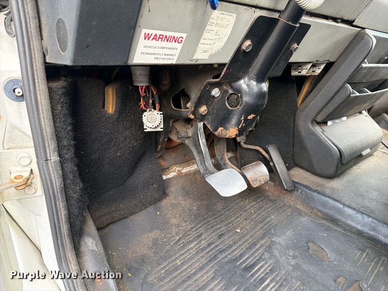 image for item FG3018 1999 Freightliner FL70 box truck