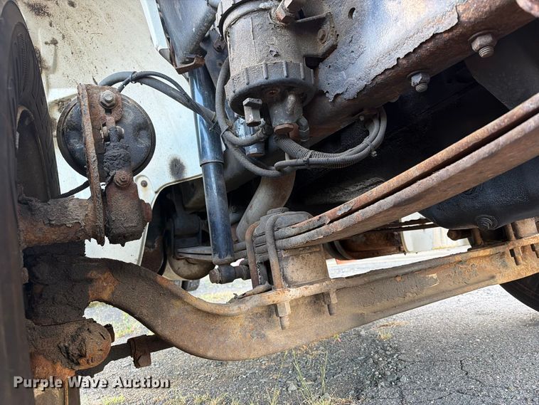 image for item FG3018 1999 Freightliner FL70 box truck