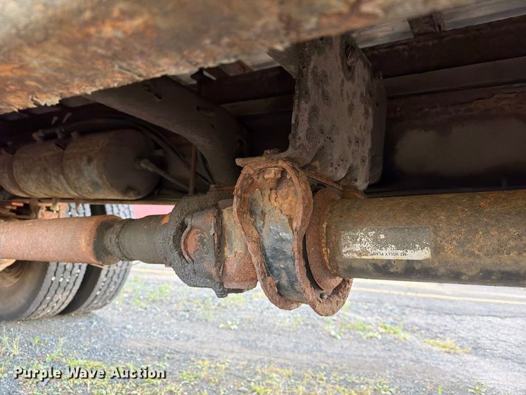 image for item FG3018 1999 Freightliner FL70 box truck