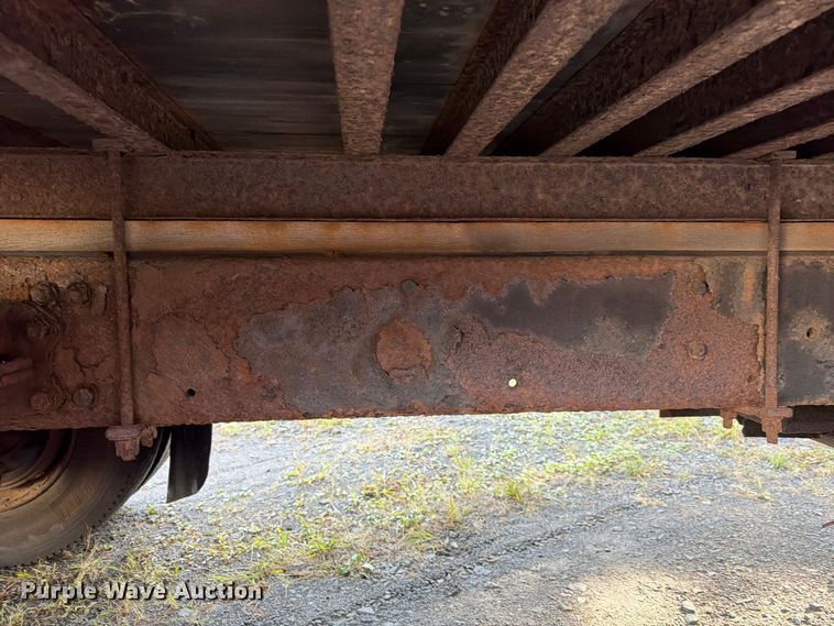 image for item FG3018 1999 Freightliner FL70 box truck