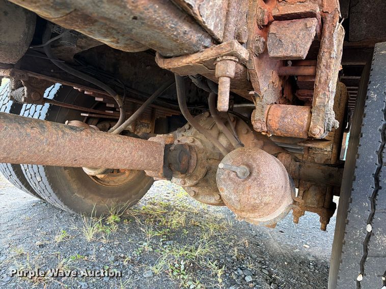 image for item FG3018 1999 Freightliner FL70 box truck
