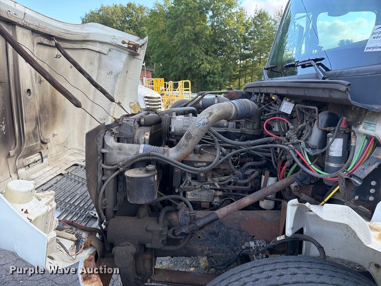 image for item FG3018 1999 Freightliner FL70 box truck