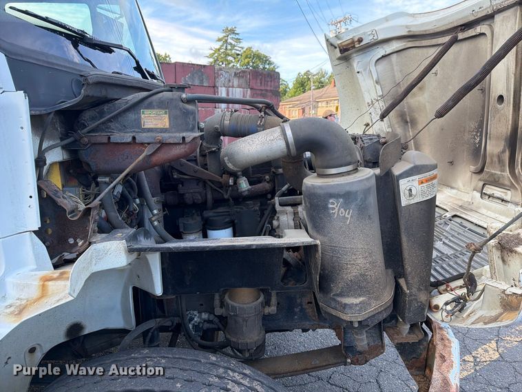 image for item FG3018 1999 Freightliner FL70 box truck