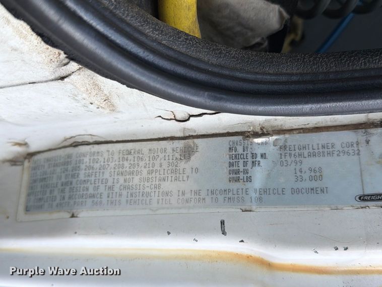 image for item FG3018 1999 Freightliner FL70 box truck