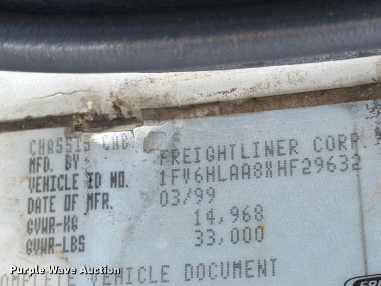 image for item FG3018 1999 Freightliner FL70 box truck