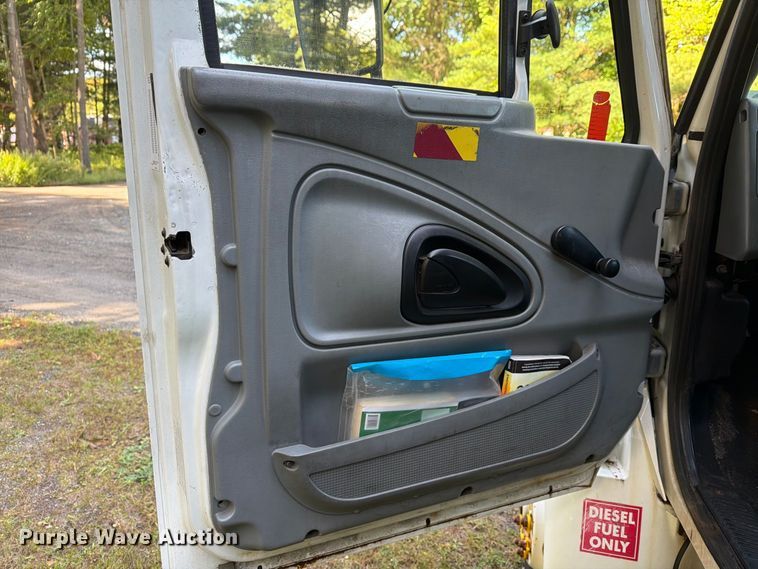 image for item FG3019 2007 International MA025 box truck