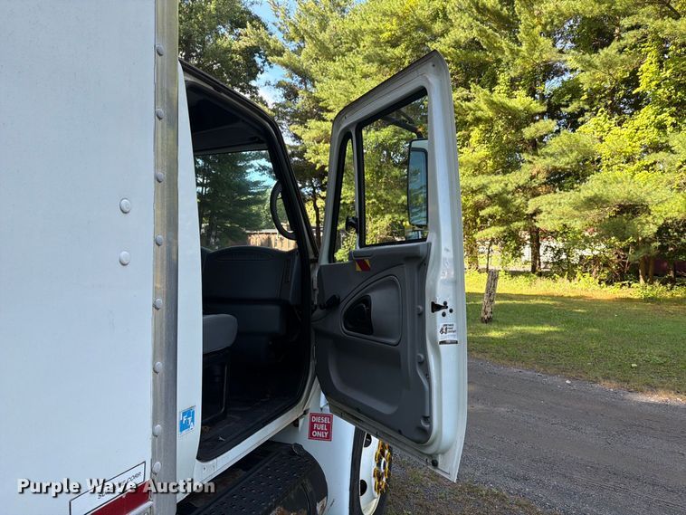 image for item FG3019 2007 International MA025 box truck