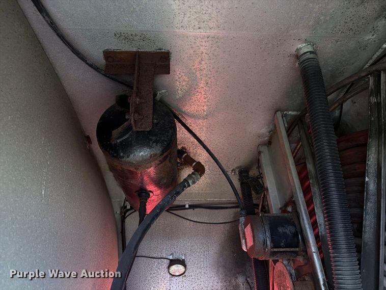 image for item FG3020 2003 Volvo VHD fuel truck