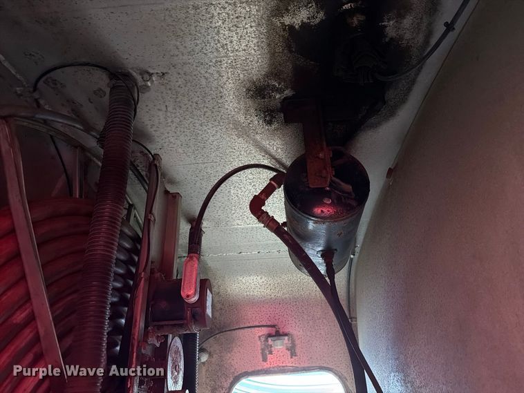 image for item FG3020 2003 Volvo VHD fuel truck