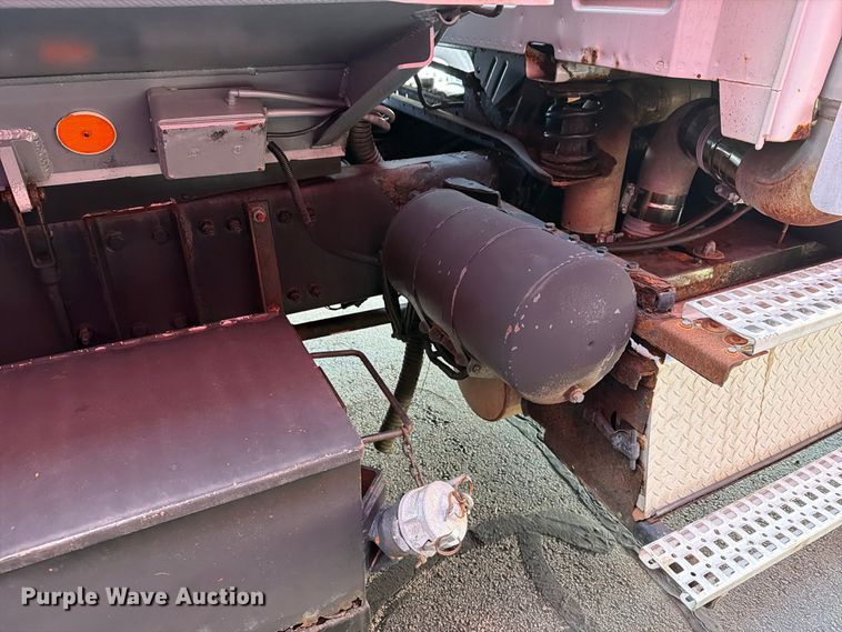 image for item FG3020 2003 Volvo VHD fuel truck