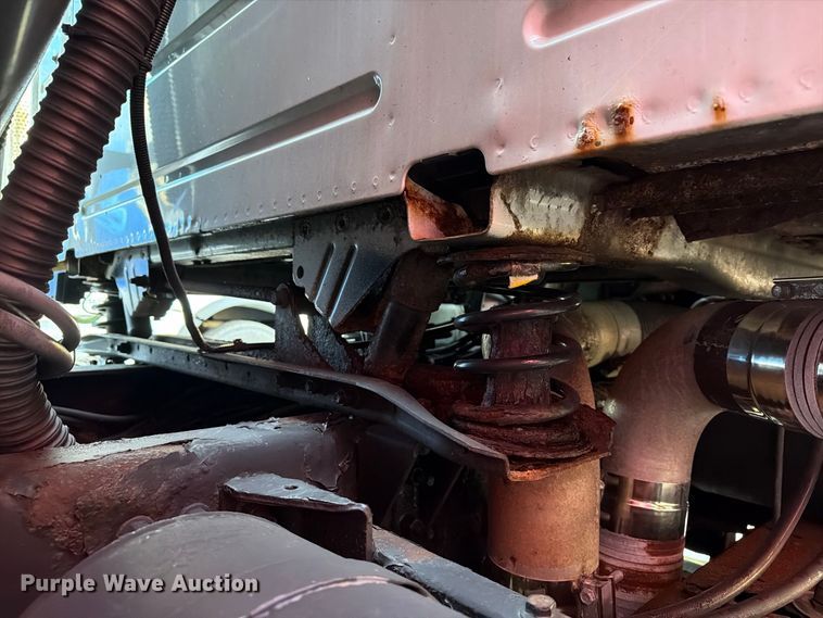 image for item FG3020 2003 Volvo VHD fuel truck