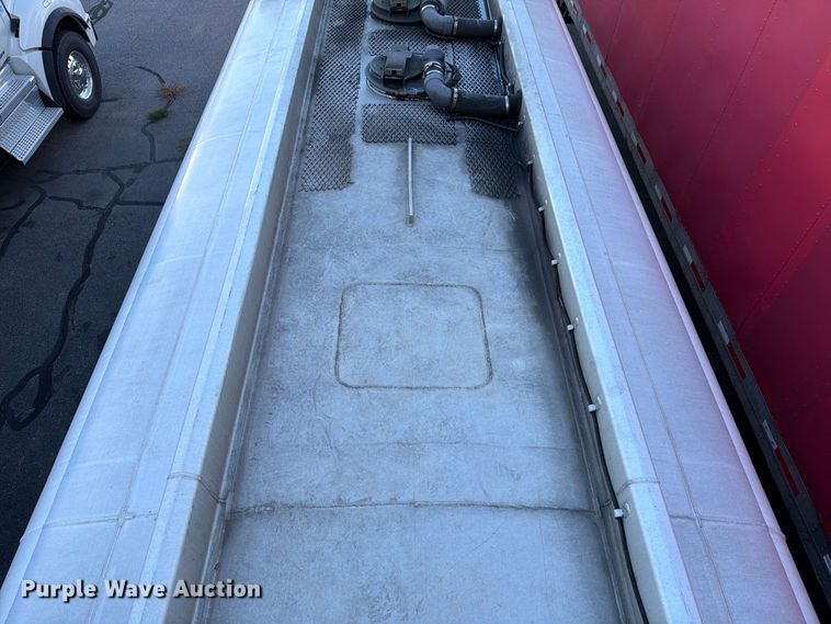 image for item FG3020 2003 Volvo VHD fuel truck