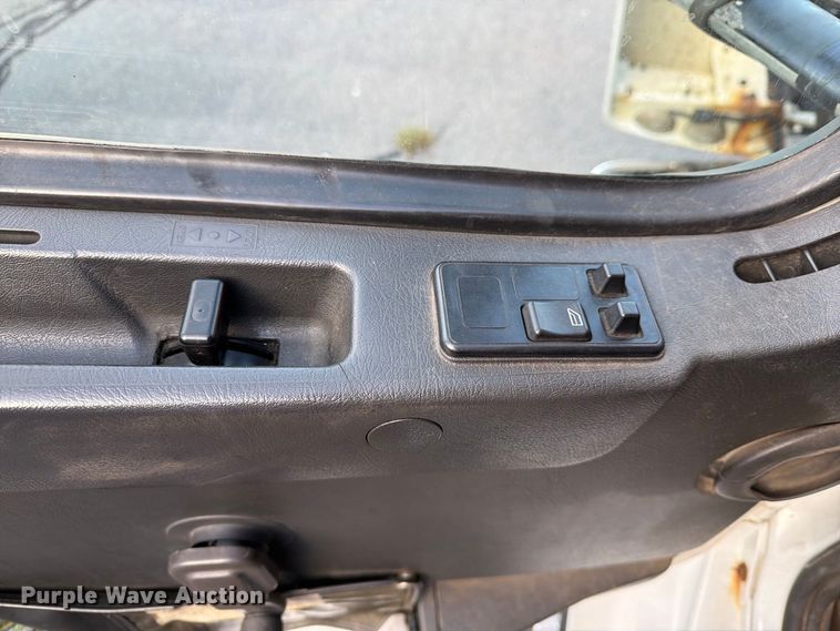 image for item FG3020 2003 Volvo VHD fuel truck
