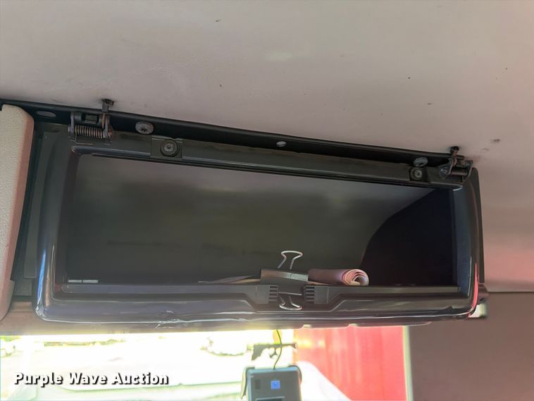 image for item FG3020 2003 Volvo VHD fuel truck