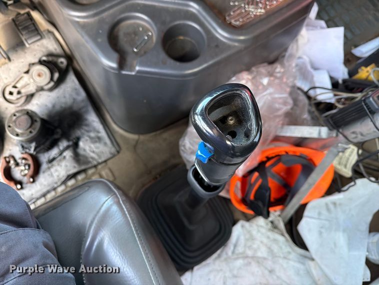 image for item FG3020 2003 Volvo VHD fuel truck