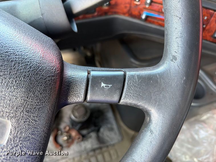 image for item FG3020 2003 Volvo VHD fuel truck