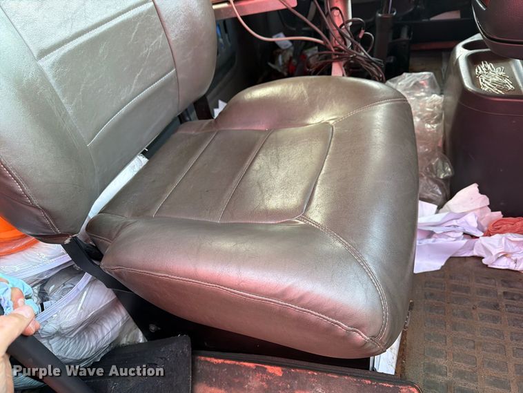 image for item FG3020 2003 Volvo VHD fuel truck