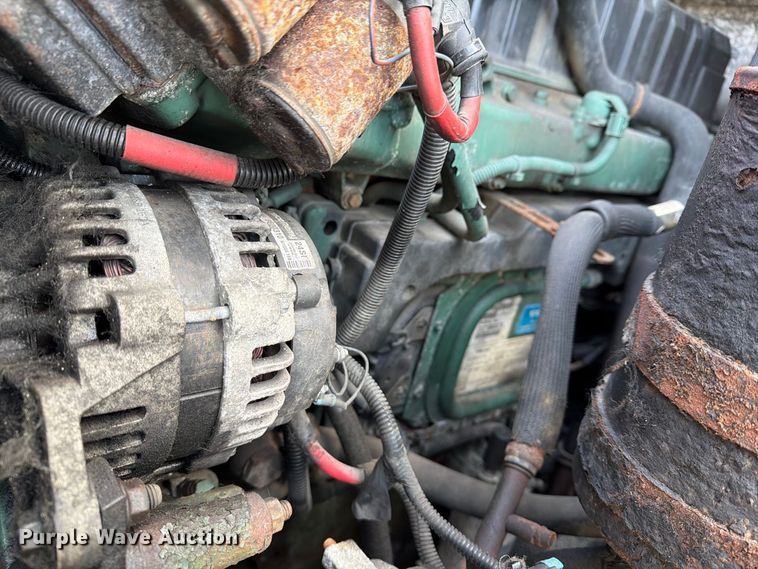 image for item FG3020 2003 Volvo VHD fuel truck