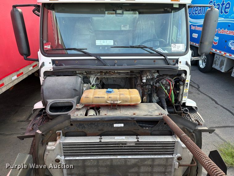 image for item FG3020 2003 Volvo VHD fuel truck