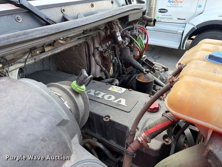 image for item FG3020 2003 Volvo VHD fuel truck