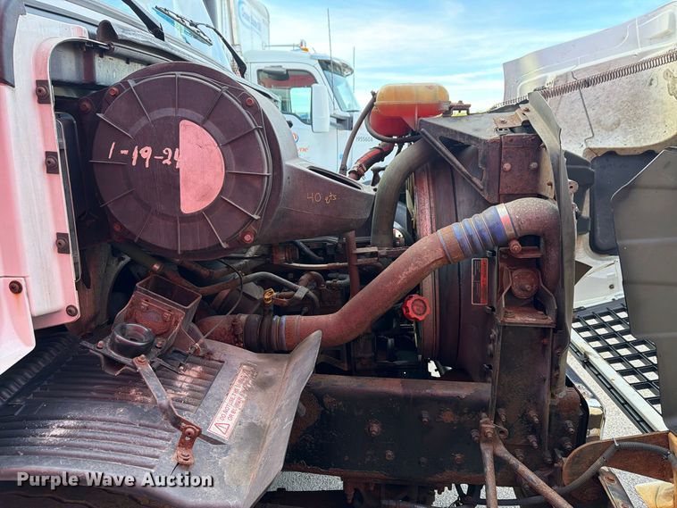 image for item FG3020 2003 Volvo VHD fuel truck