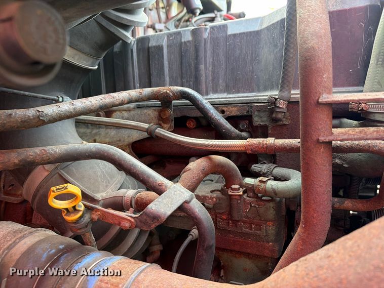 image for item FG3020 2003 Volvo VHD fuel truck