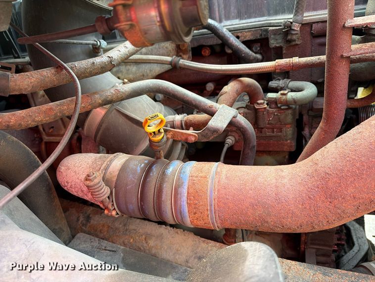 image for item FG3020 2003 Volvo VHD fuel truck