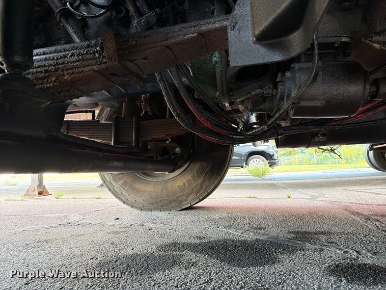 image for item FG3020 2003 Volvo VHD fuel truck