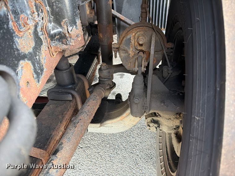 image for item FG3020 2003 Volvo VHD fuel truck