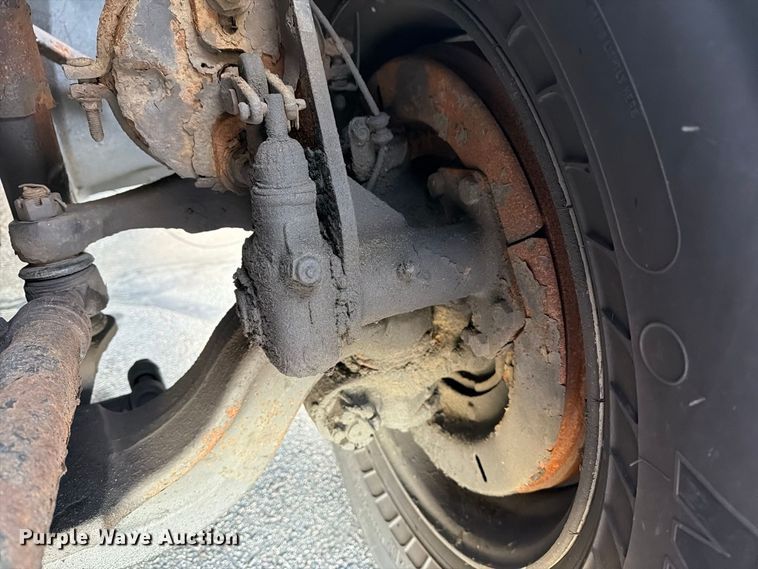 image for item FG3020 2003 Volvo VHD fuel truck
