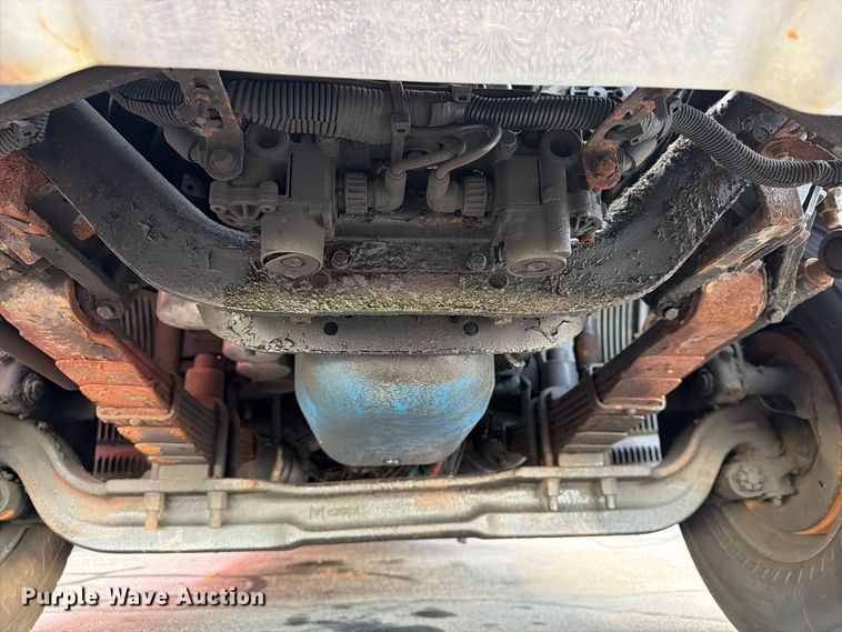image for item FG3020 2003 Volvo VHD fuel truck