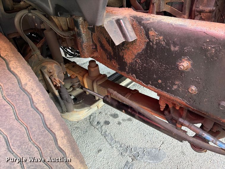 image for item FG3020 2003 Volvo VHD fuel truck